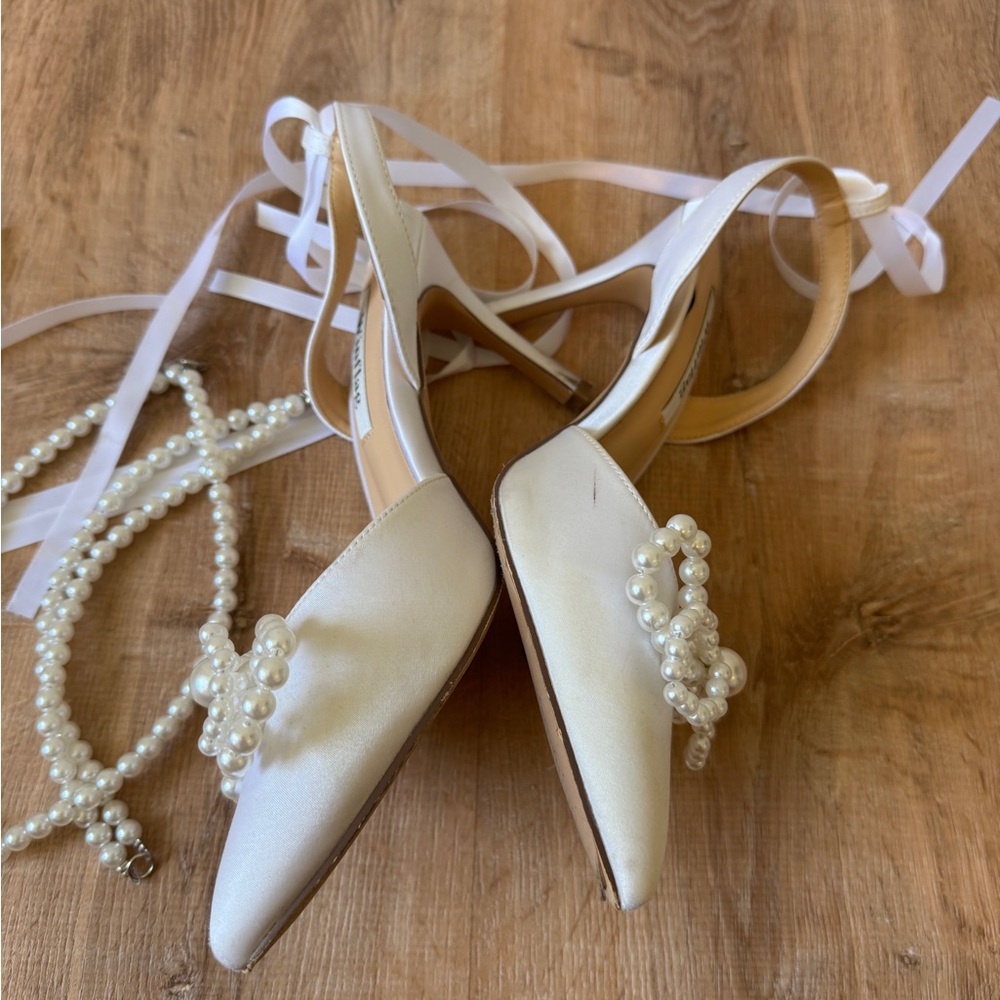 Pointy White Pearl Bridal Heels - Picture 6 of 10